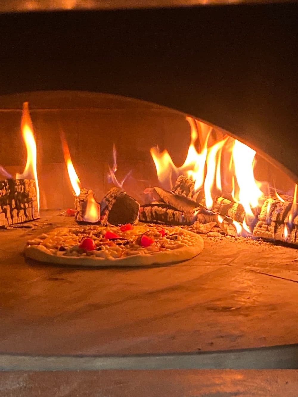 Pizza dans le four